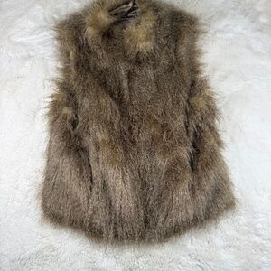Johnnie B Quality Goods Mini Boden Faux Furry Vest Size 16+ Teens/Women's Small